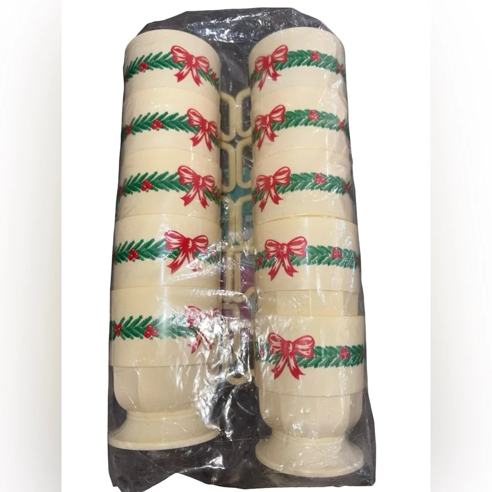 Vintage Party Accents Christmas Wreath Coffee Cups Set of 10-8 oz.NIP